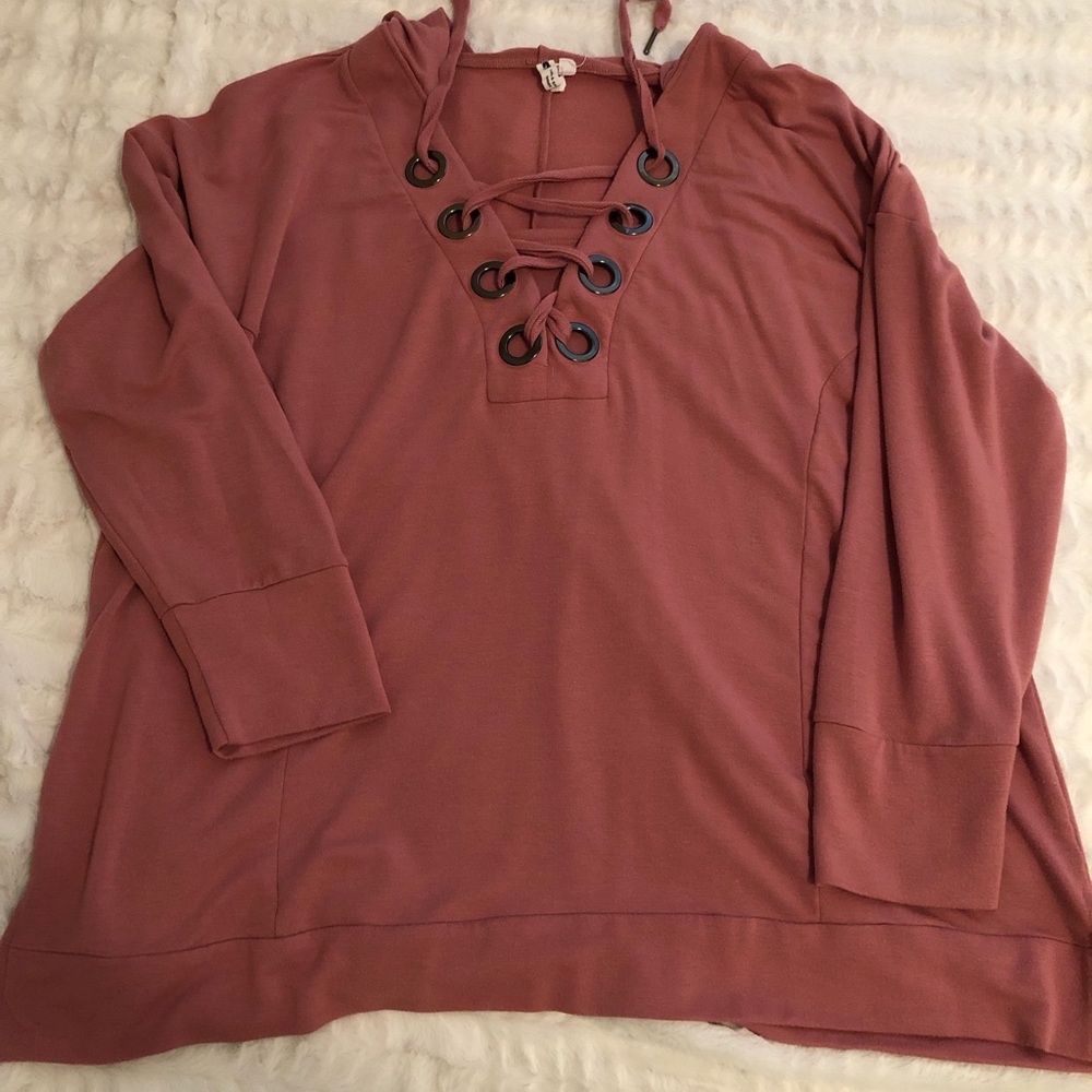Cable and Gauge very soft and comfortable long sleeve top🌸🌺